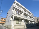 ベアトリ川岸
