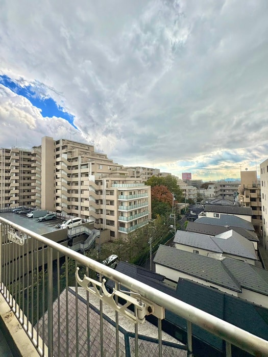 玄関 ルルド・タカハラ