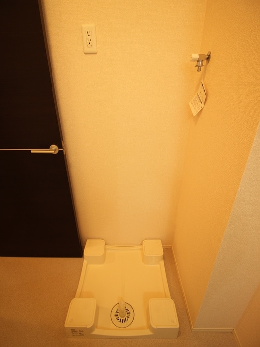 洗濯機置場 ハイネスＥ