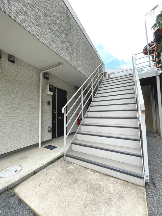 エントランス部分 アクロス高品