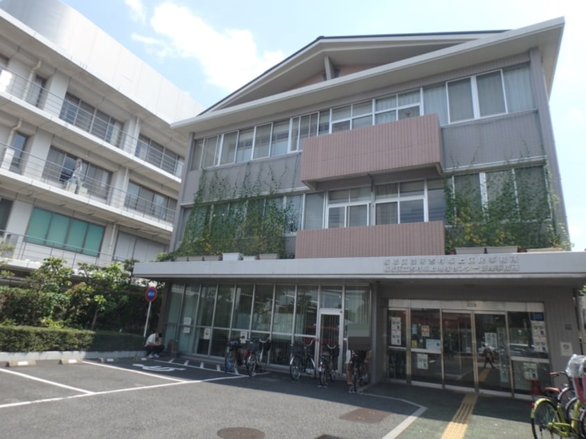 板橋区志村坂上区民事務所(役所)まで705m ZESTY小豆沢公園