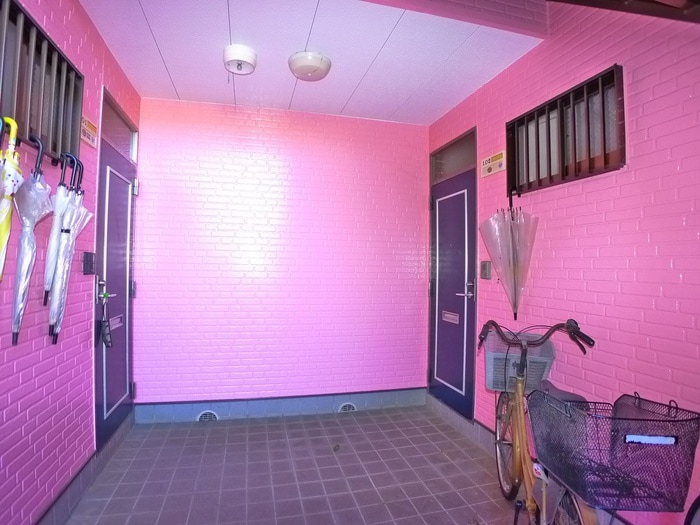 エントランス部分 シャトルナカケイ