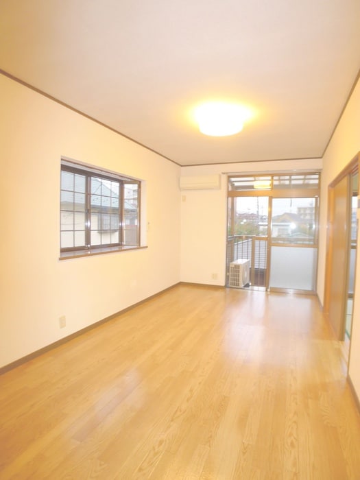 室内からの展望 シャトルナカケイ