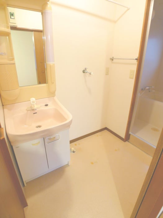 洗濯機置場 シャトルナカケイ