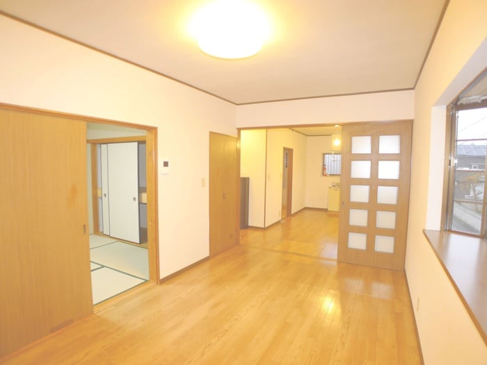 内観写真 シャトルナカケイ