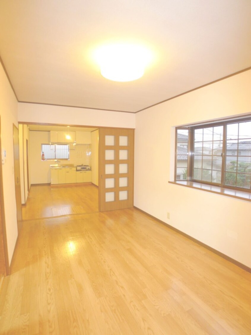 内観写真 シャトルナカケイ