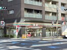 セブン-イレブン 東池袋３丁目店(コンビニ)まで220m コンフォリア・リヴ東池袋