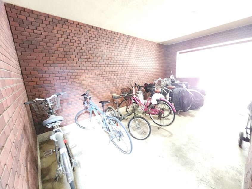 駐輪場 煉瓦館　５３