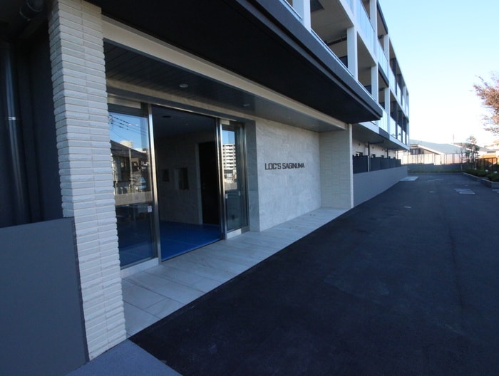 エントランス部分 LOC´S　SAGINUMA