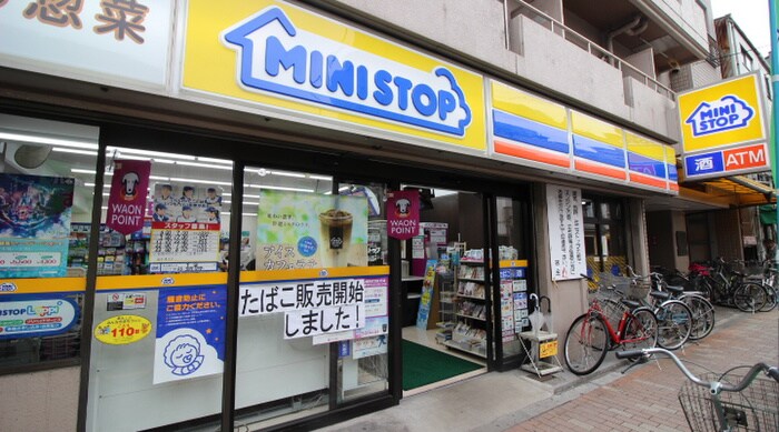 物件(コンビニ)まで240m ボンナチュール入谷