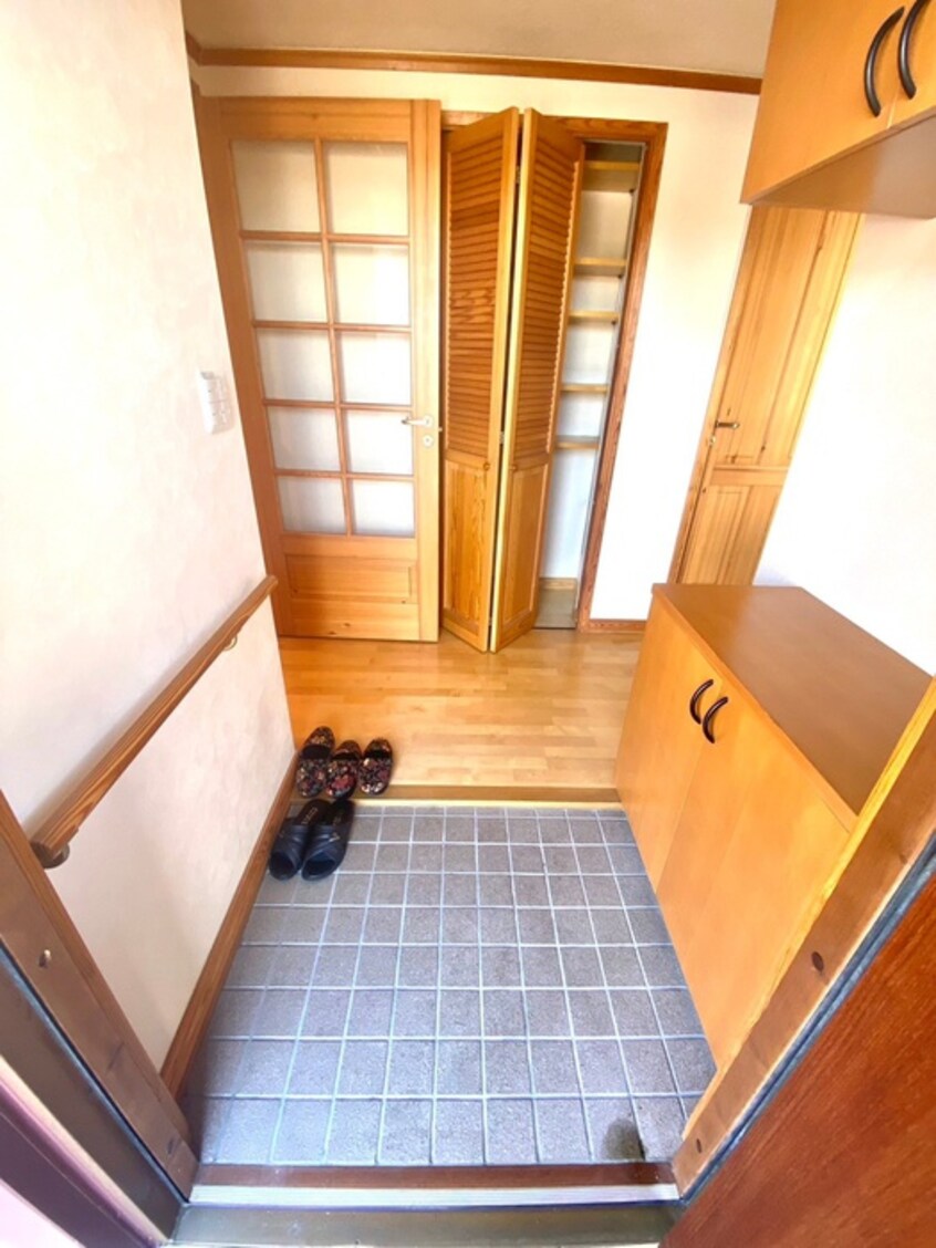 玄関 長津田みなみ台５丁目住宅