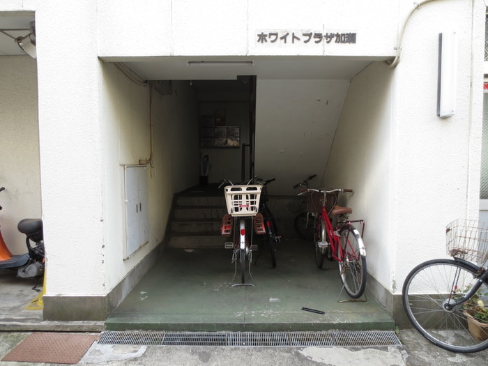 エントランス部分 ホワイトプラザ加瀬