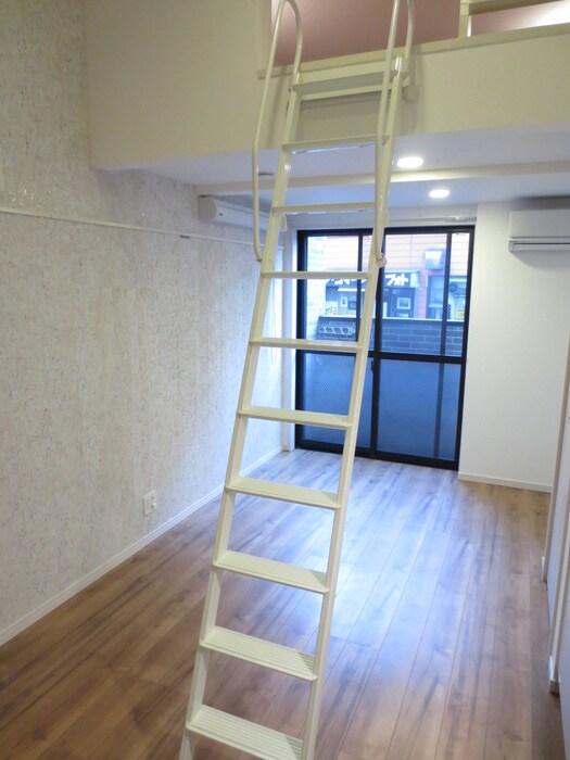 居室 シャルマン港町