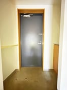 玄関 ヴェルドミール高英