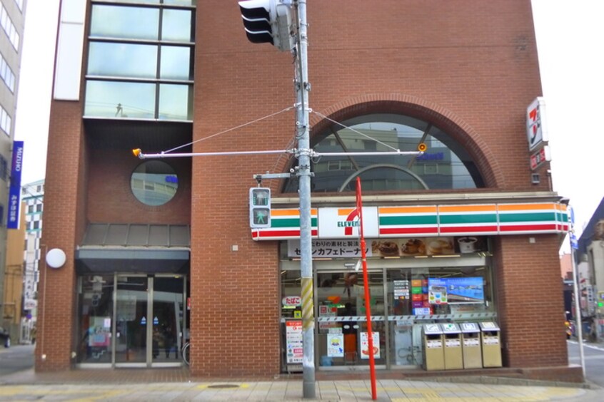 セブンイレブン(コンビニ)まで700m オーキッドレジデンス千葉中央