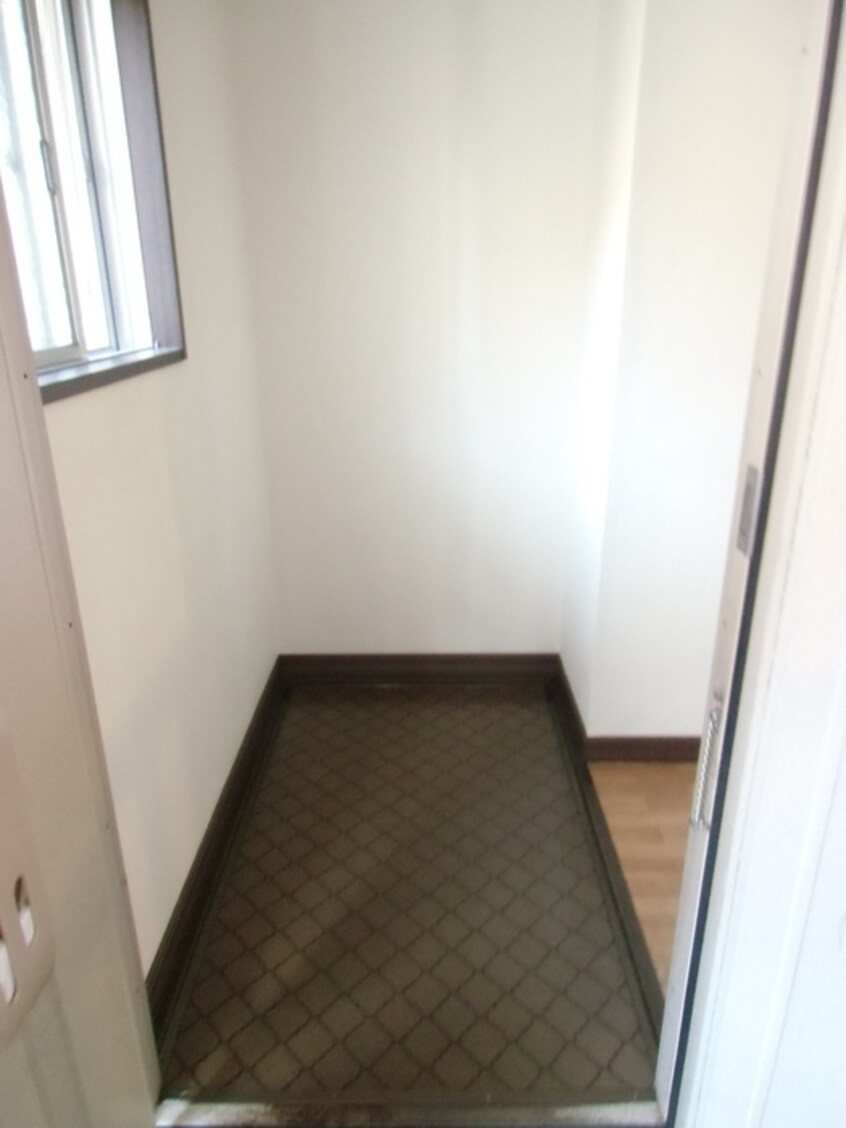 玄関 メゾンド　ソレ－ユ