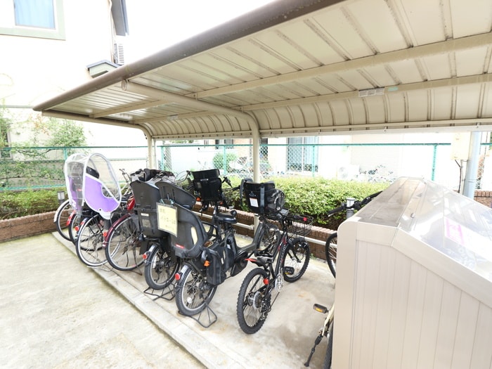 駐輪場 カーサアベリア　A棟