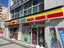 デイリーヤマザキ京急久里浜駅東口店(コンビニ)まで108m 久里浜ＧＬ４ビル