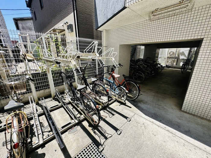 駐輪場 レオーネ金町