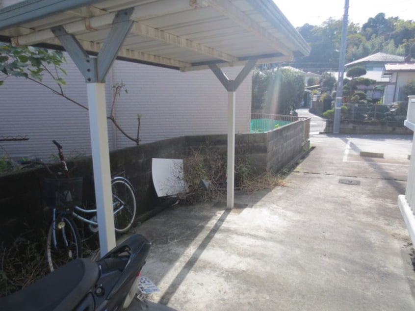 駐輪場 ミナモトハイツ