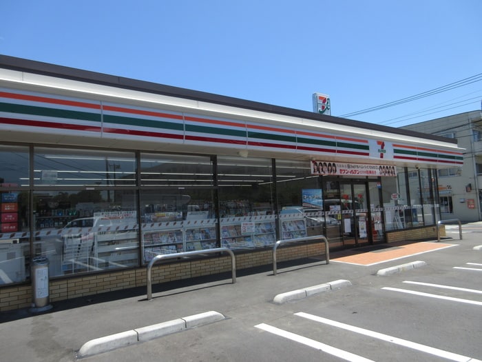セブンイレブン 横浜新吉田東1丁目店(コンビニ)まで190m ベルレ－ヌ