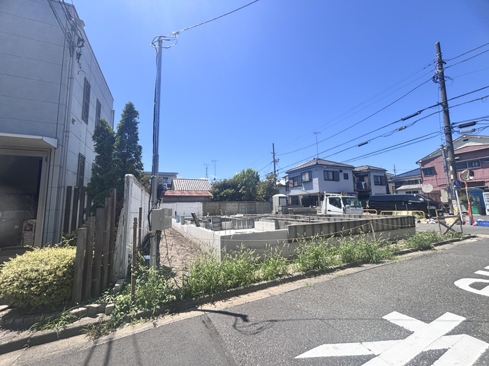 建築中