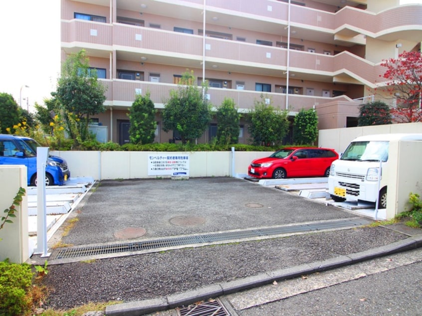 駐車場 モンベルティ－