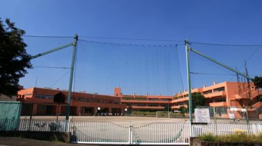 荏田南小学校(小学校)まで280m モンベルティ－