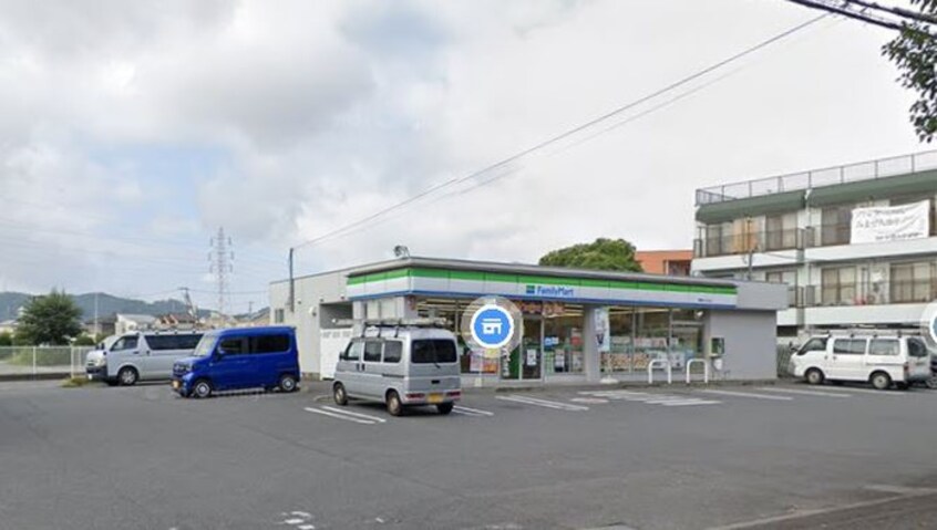 ファミリーマート 秦野ひらさわ店(コンビニ)まで352m ファイン