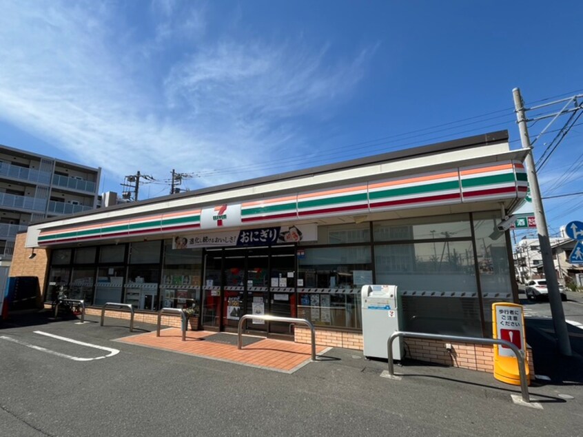 セブンイレブン横須賀公郷町２丁目店(コンビニ)まで323m リバ－サイドコ－プＢ