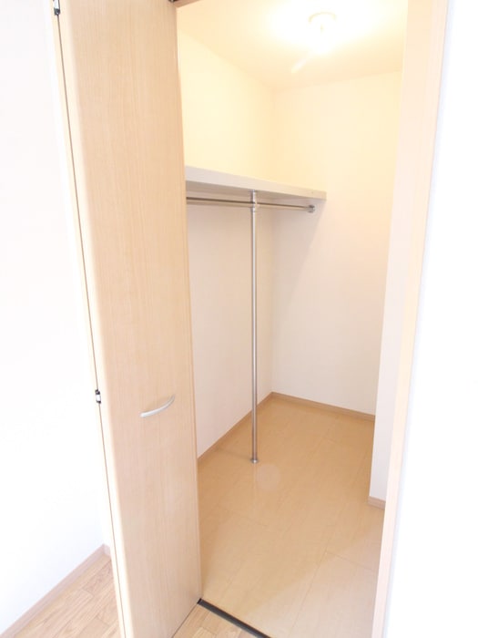 収納 サンライズ岩本