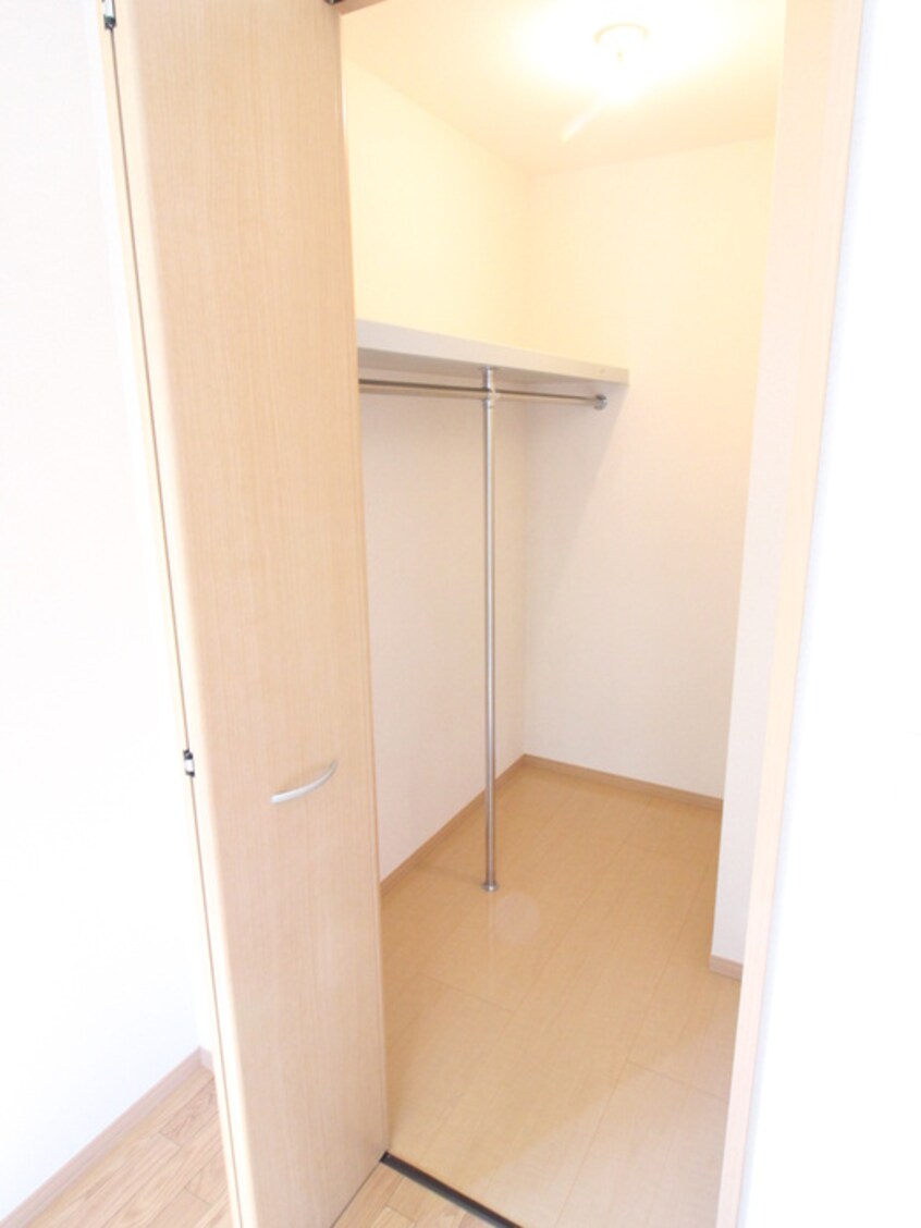 収納 サンライズ岩本