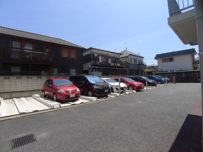 駐車場 コンフォール　エム・アイ