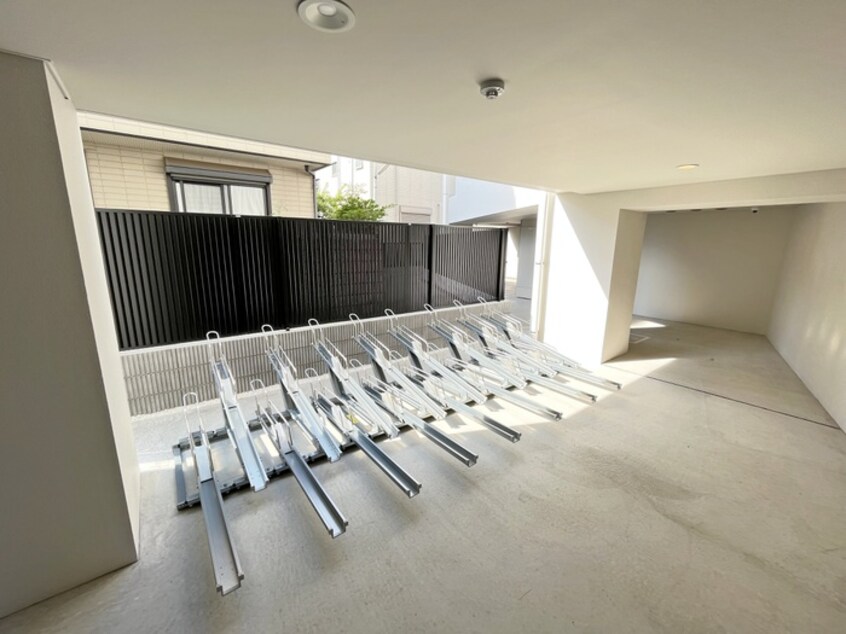 駐輪場 SEASON FLATS中十条