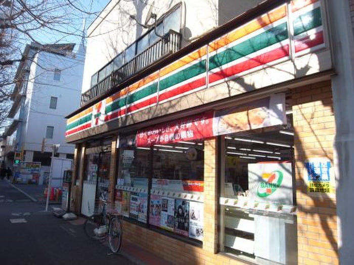セブンイレブン(コンビニ)まで330m 群兆ハウス