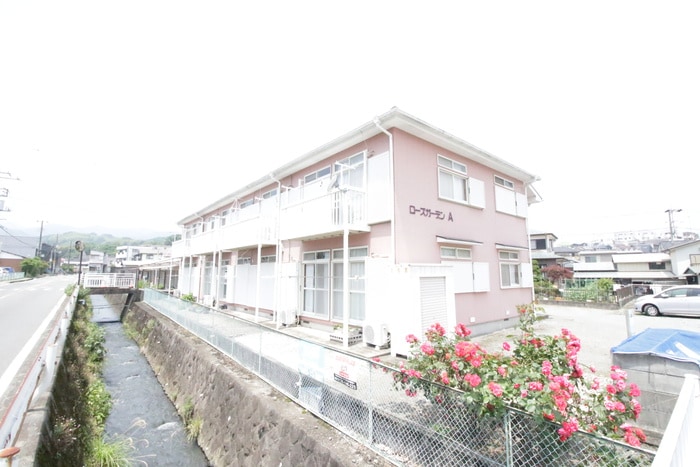 外観写真 ロ－ズガ－デンＡ