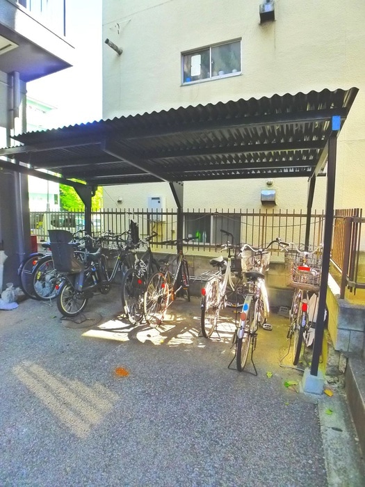 駐輪場 秋谷ビル