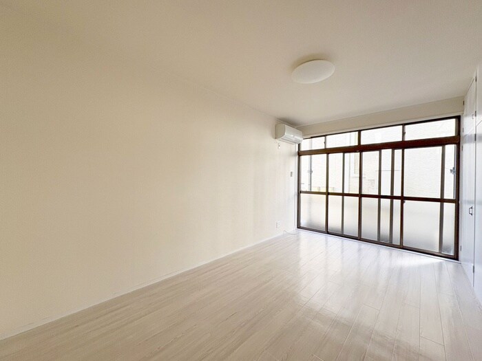 居室 プチシャトー若草