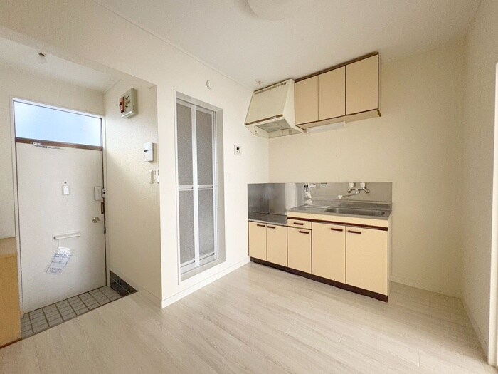 居室 プチシャトー若草