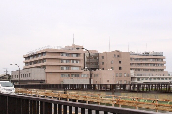 春日部中央総合病院(病院)まで1390m 緑町２町目貸家