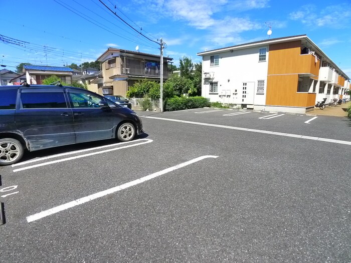 駐車場 メ－プルハウス