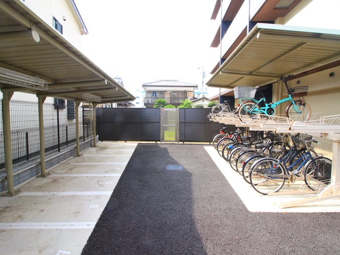 駐輪場 仮)ﾌﾟﾚﾃﾞｨｱﾝｽﾌｫｰﾄ北本ﾗｲｽﾞ(402)
