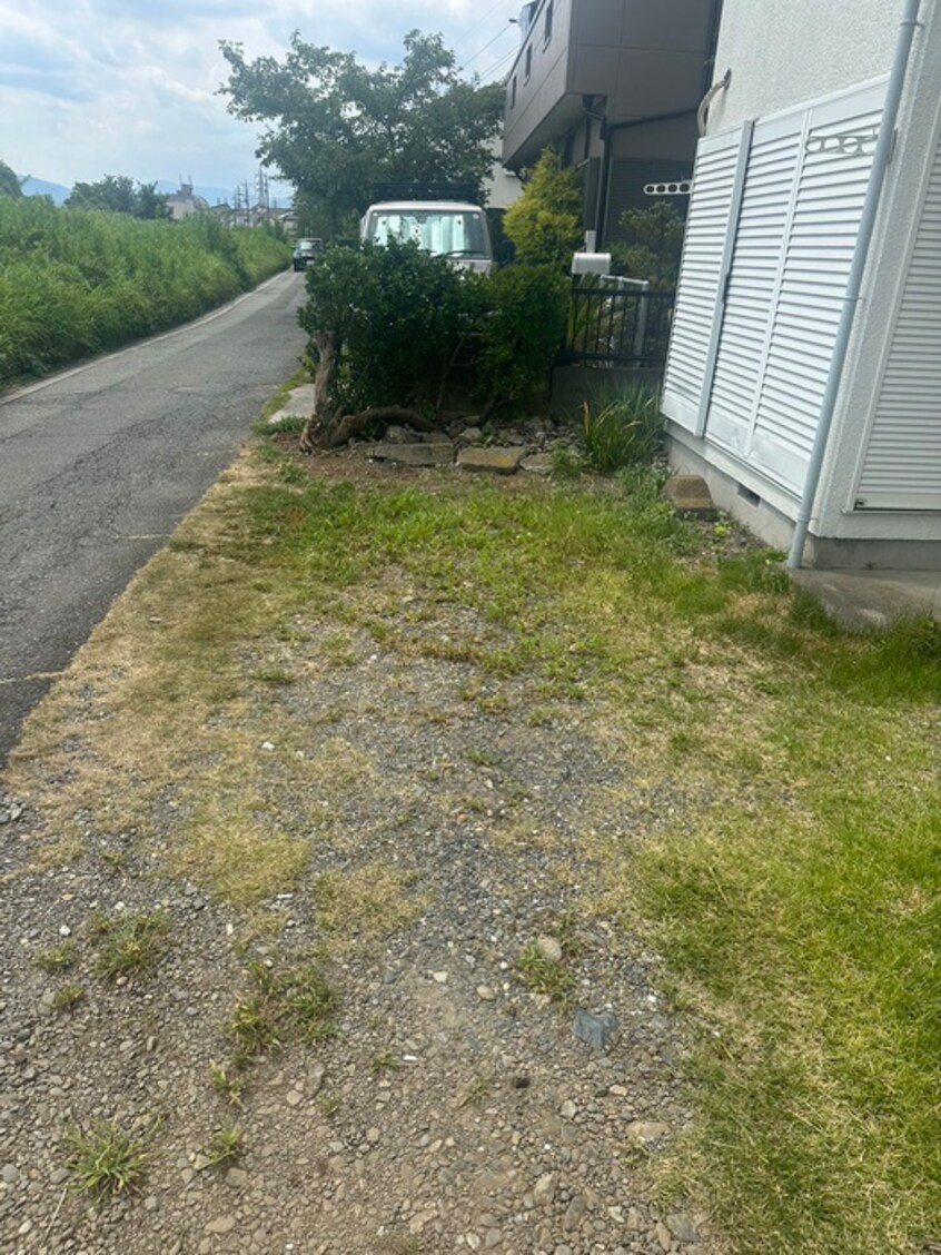 駐車場 ホワイトルーム