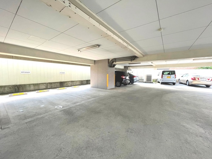 駐車場 ウエストヴィレッジ