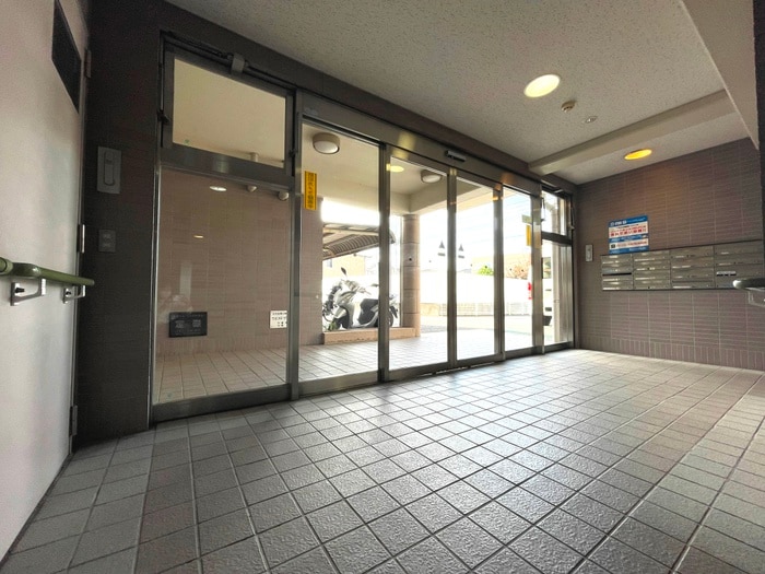 エントランス部分 ウエストヴィレッジ