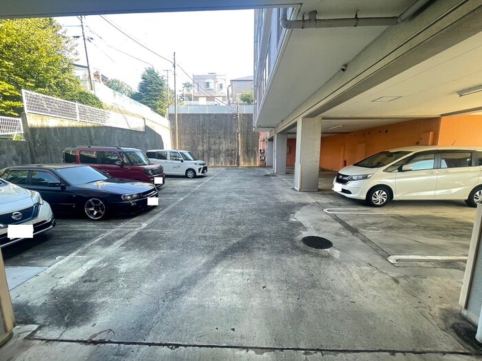 駐車場 パステル八芳