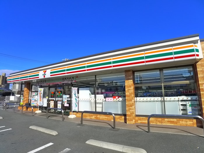 セブンイレブン(コンビニ)まで270m ＳＴＥＬＬＡ　ＫＯＵＳＥＩ