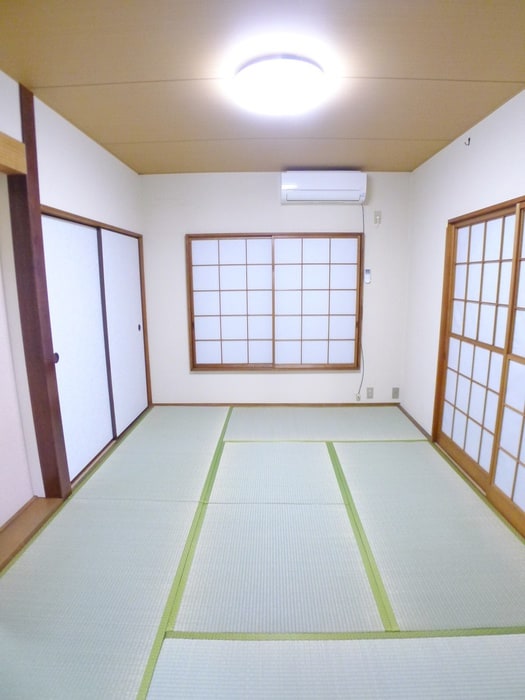 居室 上峰１丁目貸家