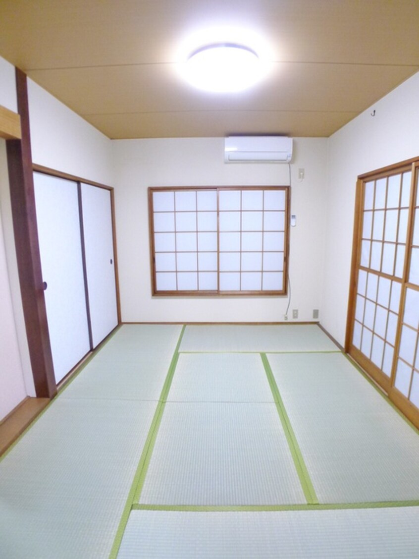 居室 上峰１丁目貸家