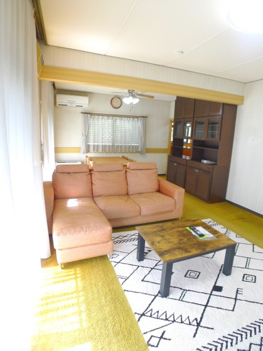 居室 上峰１丁目貸家